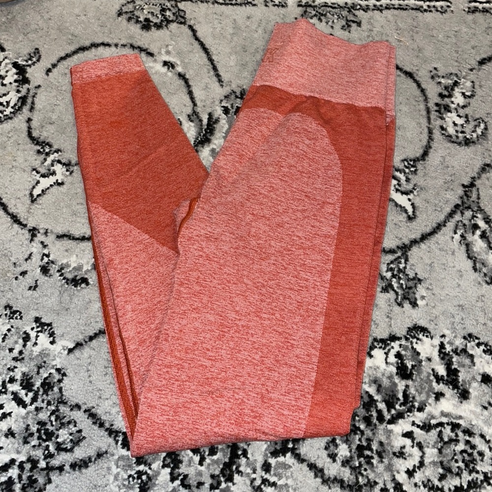 Seamless workout leggings
